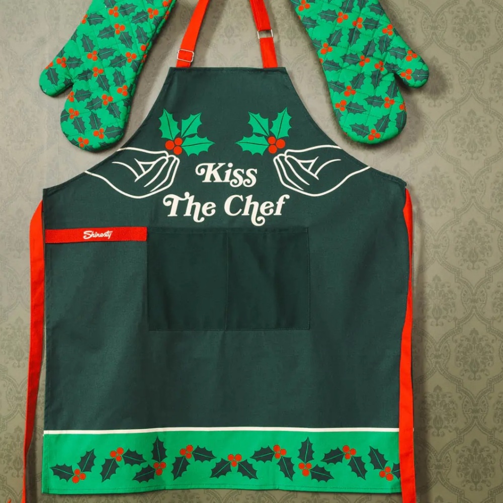 Shinesty The Chef's Special
Holiday Apron new “kiss the chef”